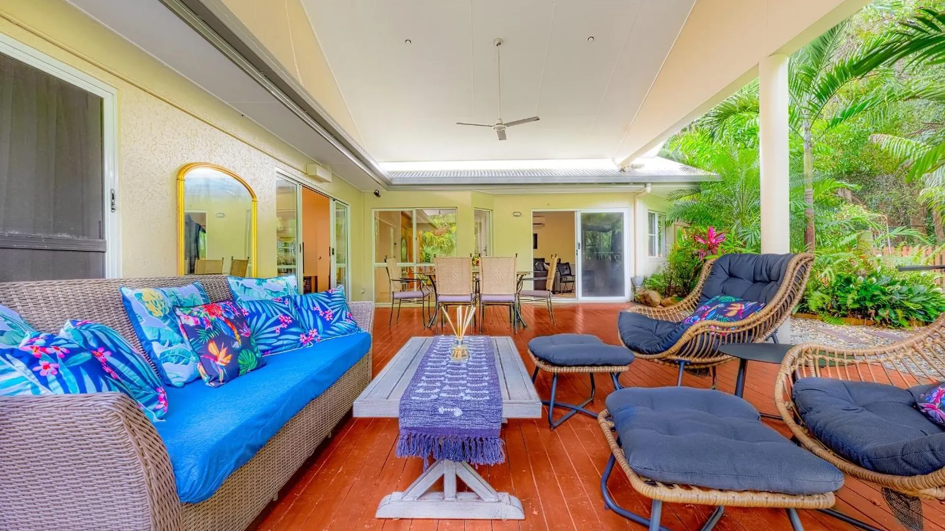 Vakantiehuis Tropical Paradise Luxury Home Kewarra Beach